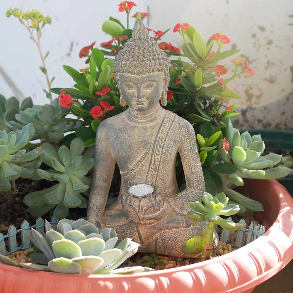 Estatua de Buda con luz Solar, decoración del jardín del hogar, figuritas de Buda sentado y meditando para adornos de césped y Patio al aire libre