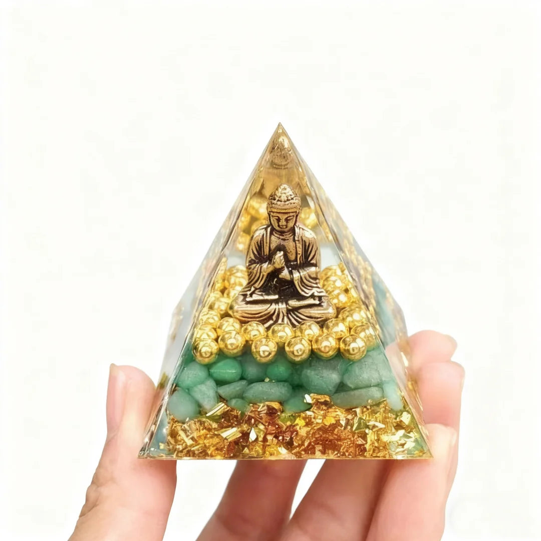 Estatua de Buda en Pirámide de Cristal Zenya® – Adorno de Amor y Energía Positiva