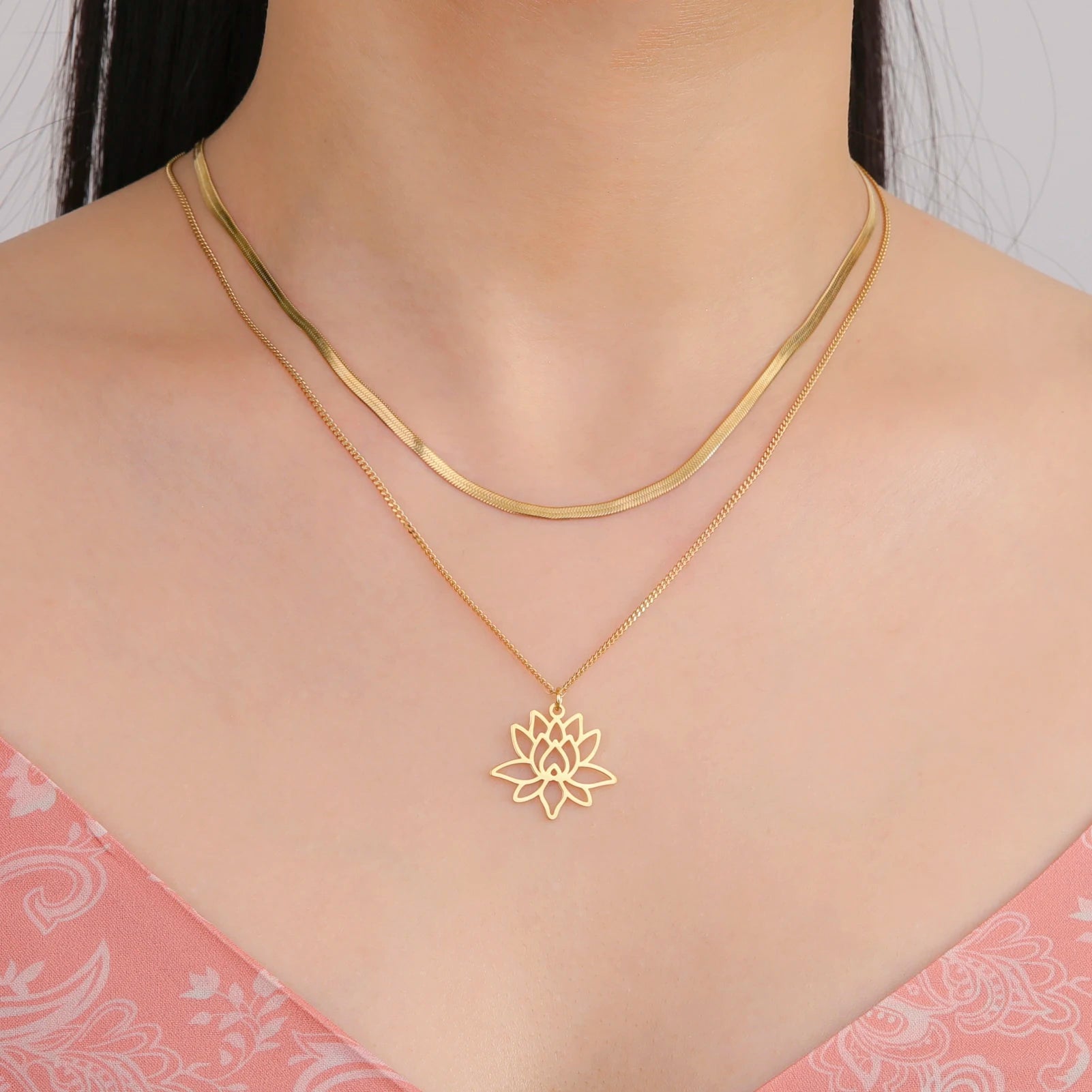 Collar Espiritual con Colgante de Flor de Loto Zenya® – Equilibrio, Paz y Belleza Interior